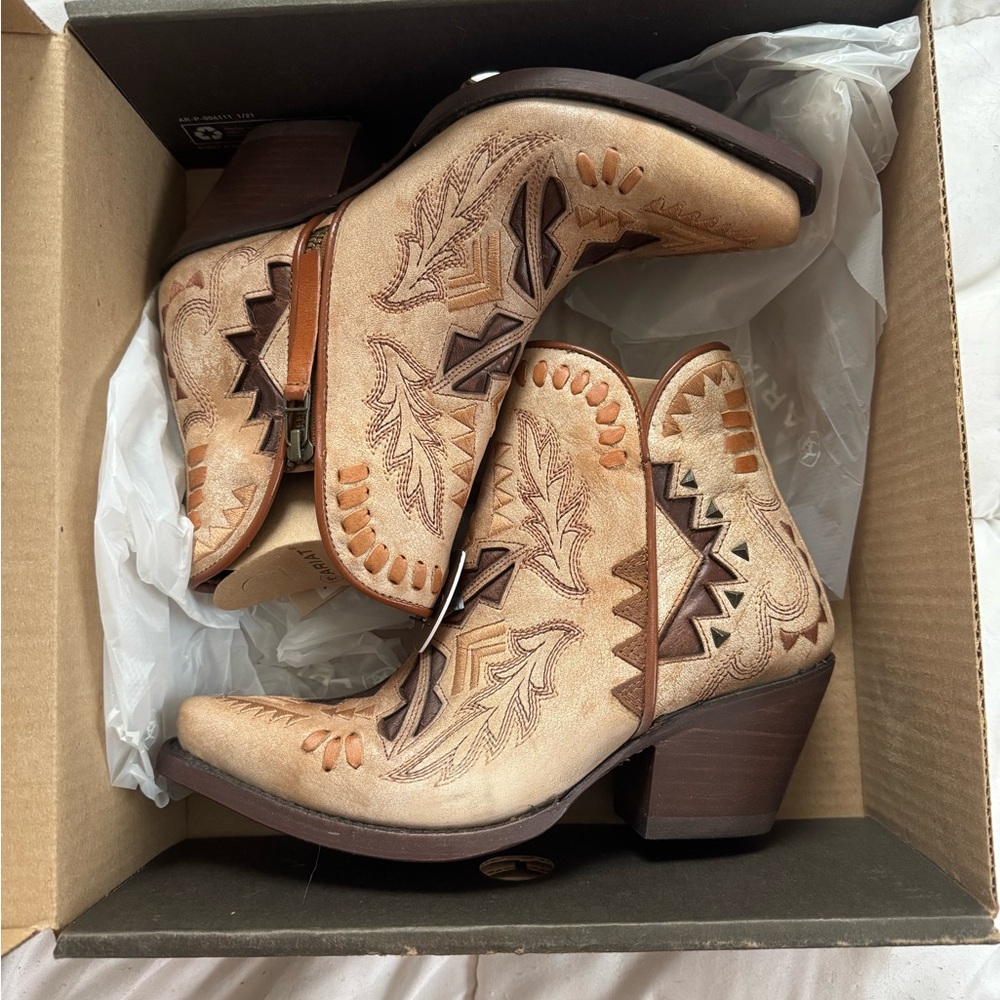 Ariat Women's Beige Western Ankle Booties - Picture 4 of 8